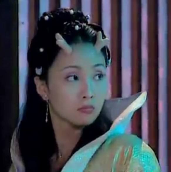 点击图片进入下一页  上一页下一页   《春光灿烂猪八戒》的小龙女