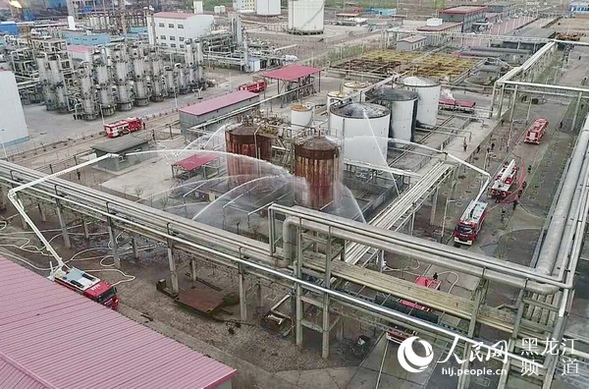 黑龙江省鹤岗市开展煤化工企业火灾应急处置演练