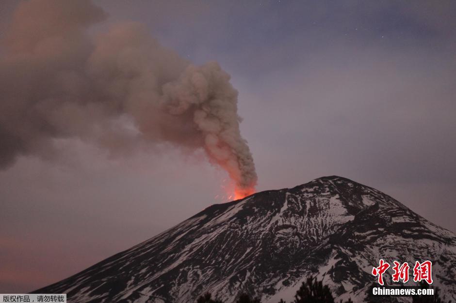 墨西哥波波卡特佩特火山喷发景象壮观高清组图