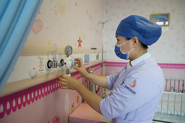 “母亲微笑行动”公益活动在广西国际壮医医院进行
