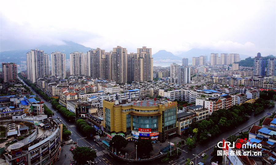 【壮丽70年· 奋斗新时代】重庆开州:治理水库消落带