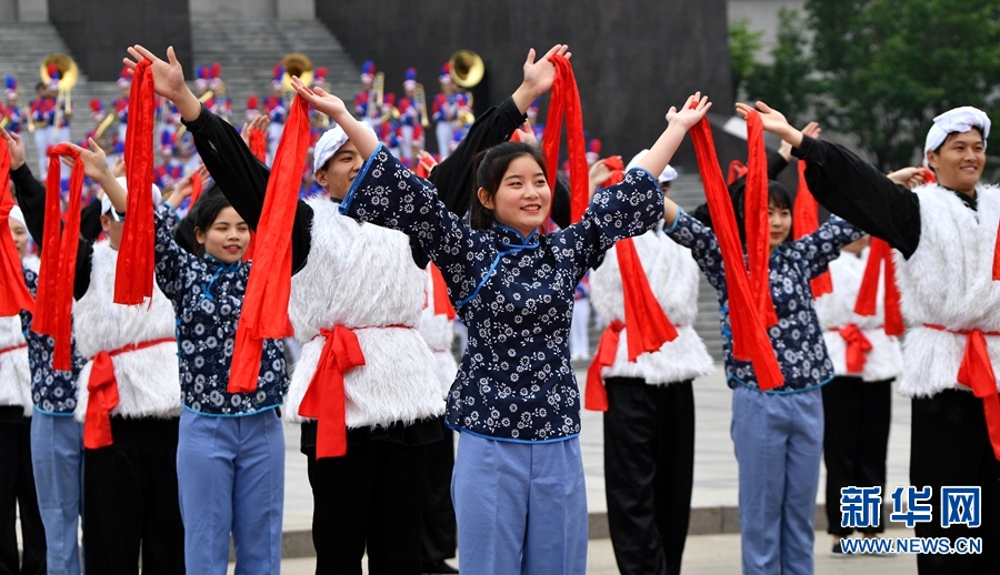 郑州西亚斯学院“盛世中国,多彩世界”国际文化节开幕
