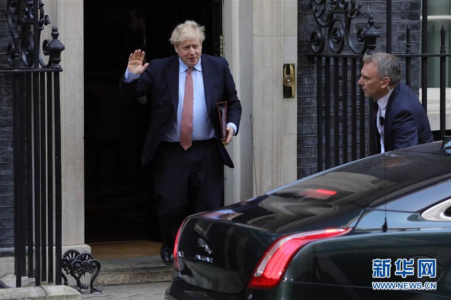 新华网■英国首相进医院接受检测