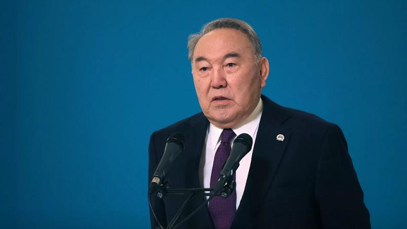 哈萨克斯坦首任总统纳扎尔巴耶夫辞去哈人民大会主席