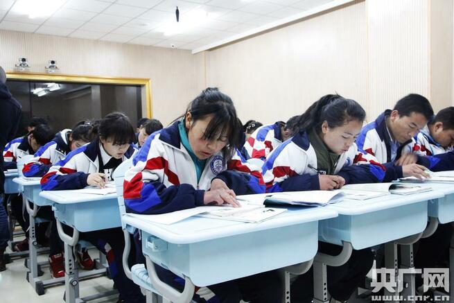 スマホ依存またはその傾向がある児童・生徒、年々増加＝北京師範大調査_fororder_3