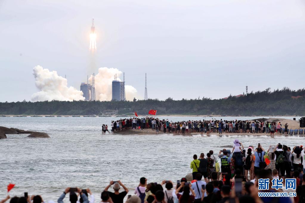 中国空间站天和核心舱在海南文昌发射