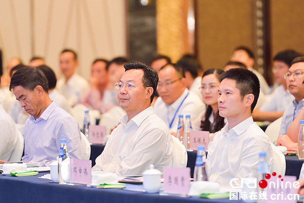 图片默认标题_fororder_4自贡市委书记李刚出席活动（摄影-廖志全）