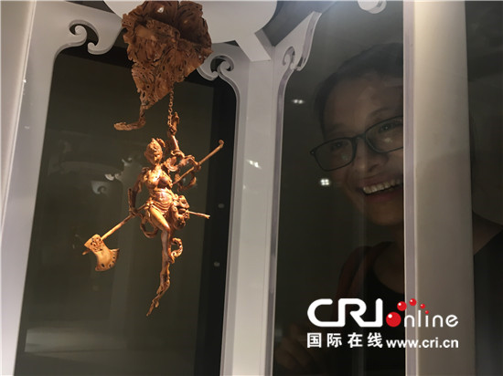 “芥子纳须弥，核雕藏大千”——核雕技艺精品国庆在恭王府热展