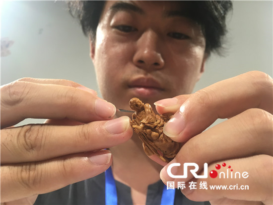 “芥子纳须弥，核雕藏大千”——核雕技艺精品国庆在恭王府热展