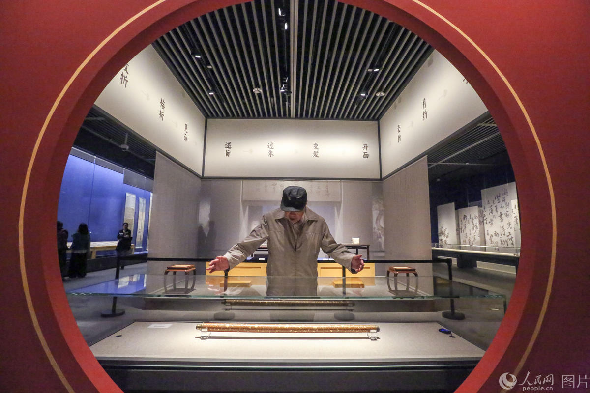 “雍正故宫文物大展”在沪举行 现场复原“军机处 “雍正故宫文物大展”在沪举行 现场复原“军机处