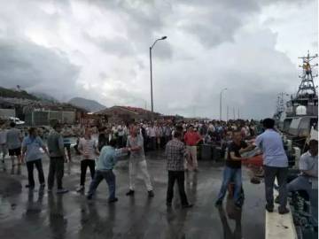 回家了！转移加勒比海地区受困同胞的两架东航包机今晚抵达上海