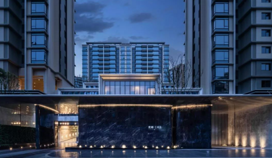 【龙湖集团供稿】【意向客户】【房产资讯】龙湖尘林间:大隐于世的当代新豪宅