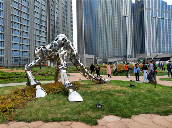 沈阳首个空中雕塑公园在和平区免费对外开放_fororder_空中雕塑4
