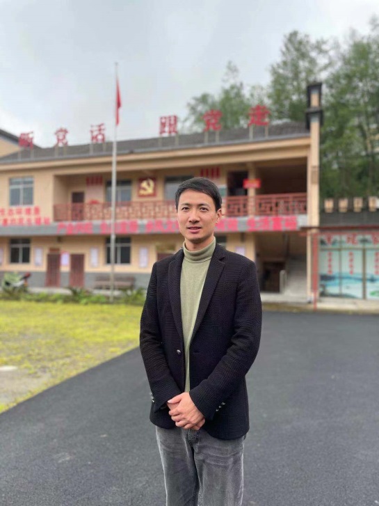 ＜中国青年の日・先端を走る若者＞海外ツアーガイドから村の幹部になった張拯さん_fororder_5张拯1