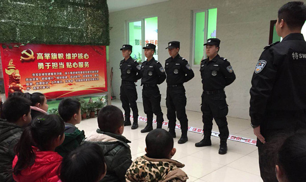 图片默认标题_fororder_翠屏区公安分局干警到寒托班开展安全教育