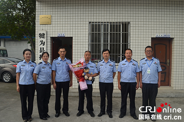 图片默认标题_fororder_一张合影，带去满满的祝福