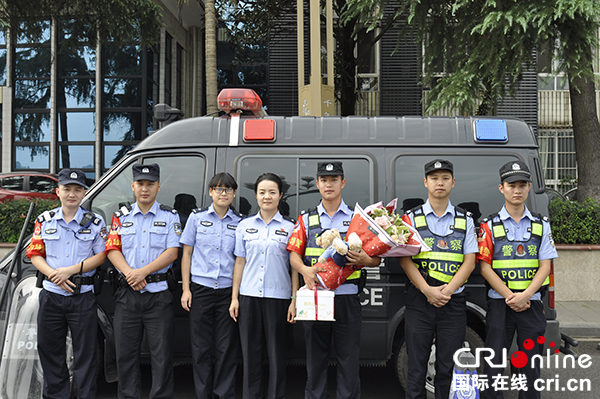 图片默认标题_fororder_与战友来张合影，祝愿平安吉祥