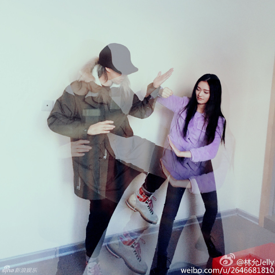 Week star chi zhou Lin Yun simplicity Two people missed posture handsome cool enough