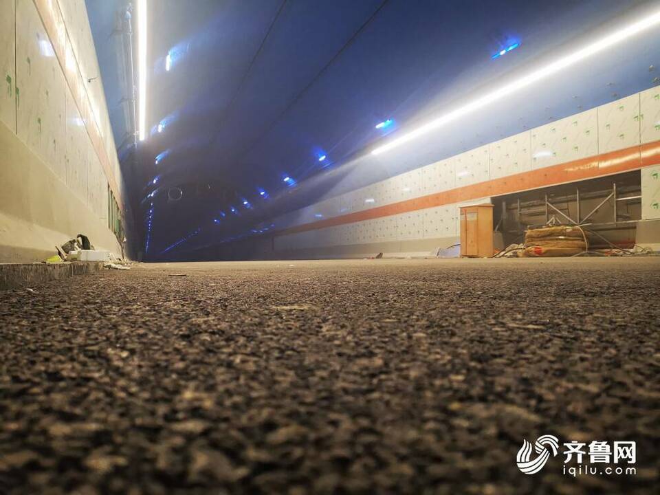 钛白色国际橘加天蓝色! 通车后的济南黄河隧道是这个样子