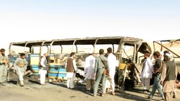 外媒：阿富汗南部一巴士爆炸 导致至少16人死亡
