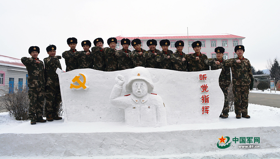 支队党委高度重视冬季警营冰雪文化活动,官兵群策群力,全员参与.