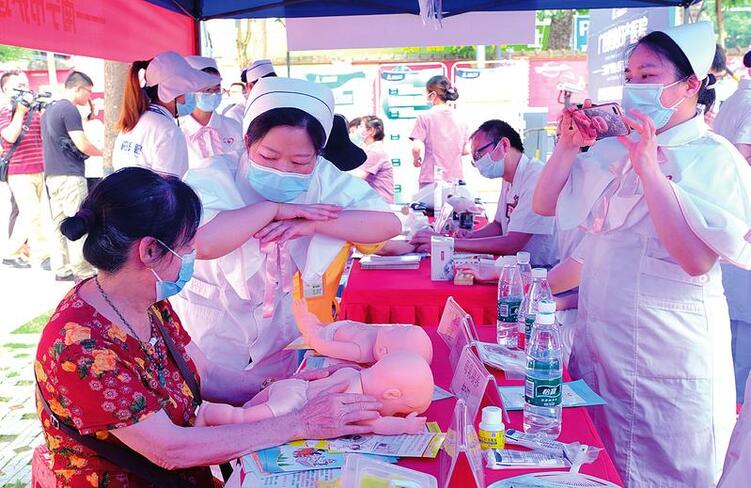 南宁市开展庆祝第110个“5·12”国际护士节系列活动