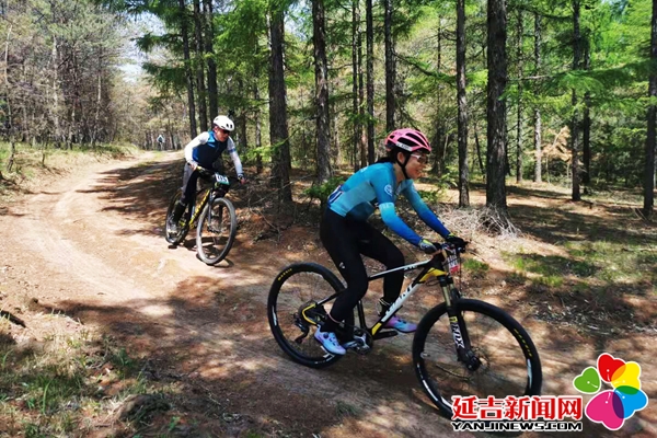 “可喜安”杯山地自行车火热开赛 200名选手骑行展英姿
