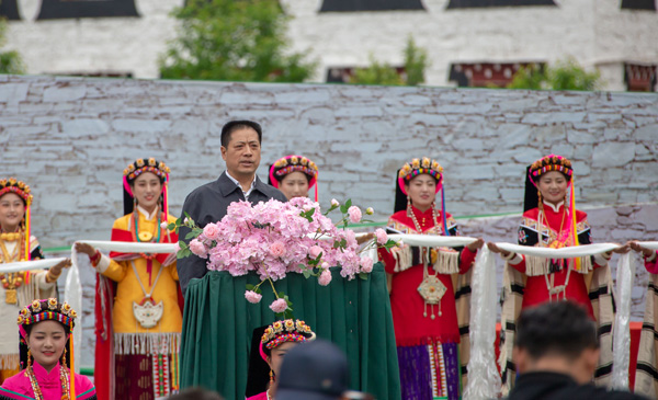 2019四川甘孜山地旅游文化节在丹巴县开幕