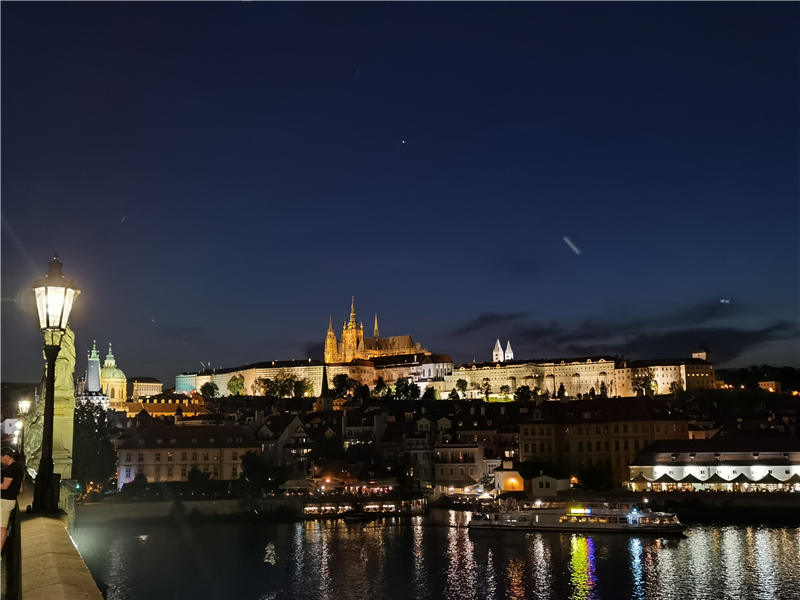 图片默认标题_fororder_夜幕下的布拉格城堡