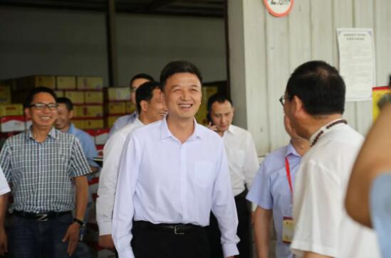 成都温江区区长马烈红率队深入金宫味业开展走访调研活动