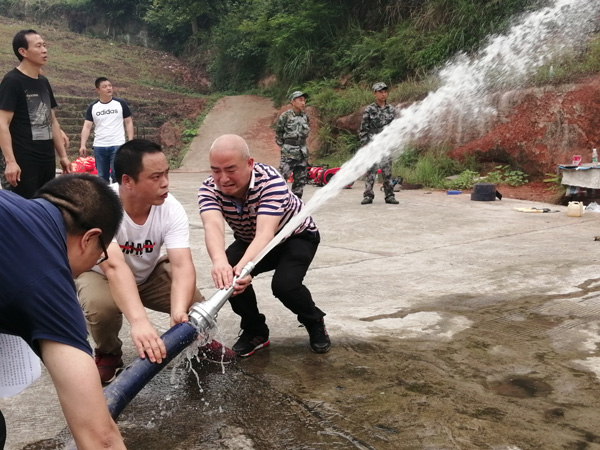 图片默认标题_fororder_森林灭火演练--摄影-赵晨希