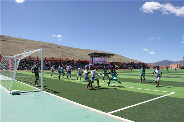 图片默认标题_fororder_2、精彩的足球比赛现场