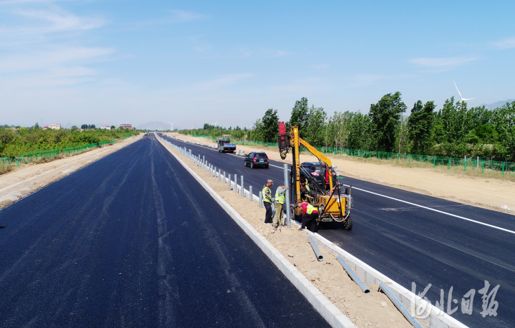 河北怀来：跨官厅水库第二座公路大桥即将通车