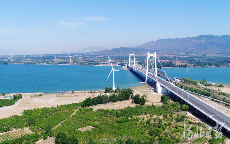 河北怀来：跨官厅水库第二座公路大桥即将通车