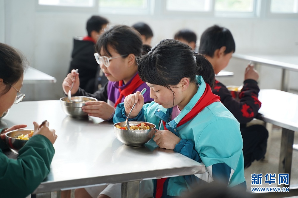 十年!阳光照进山区孩子们的心田