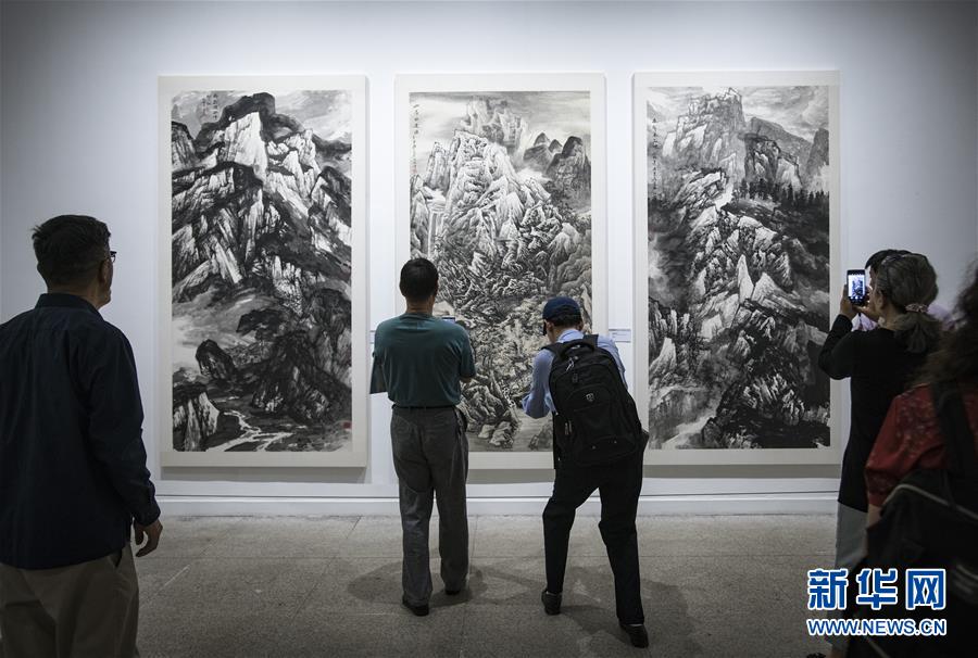 “江山四季——秦岭中国画作品展”在湖北美术馆举行