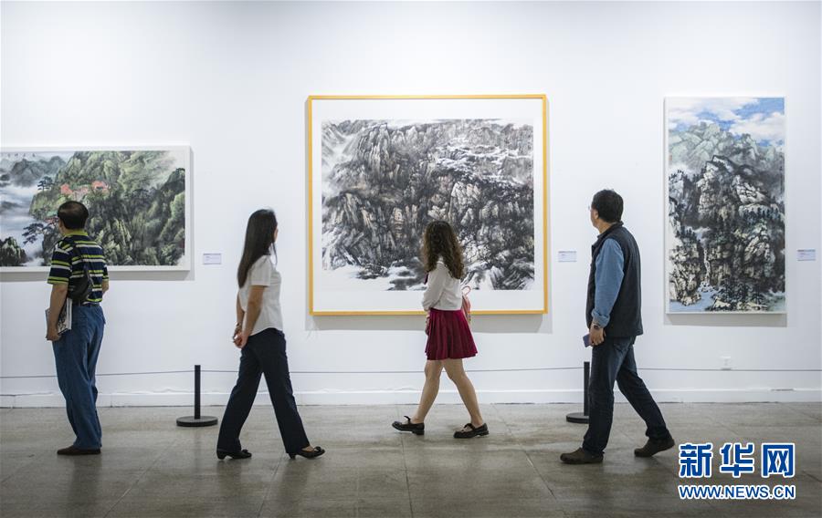 “江山四季——秦岭中国画作品展”在湖北美术馆举行