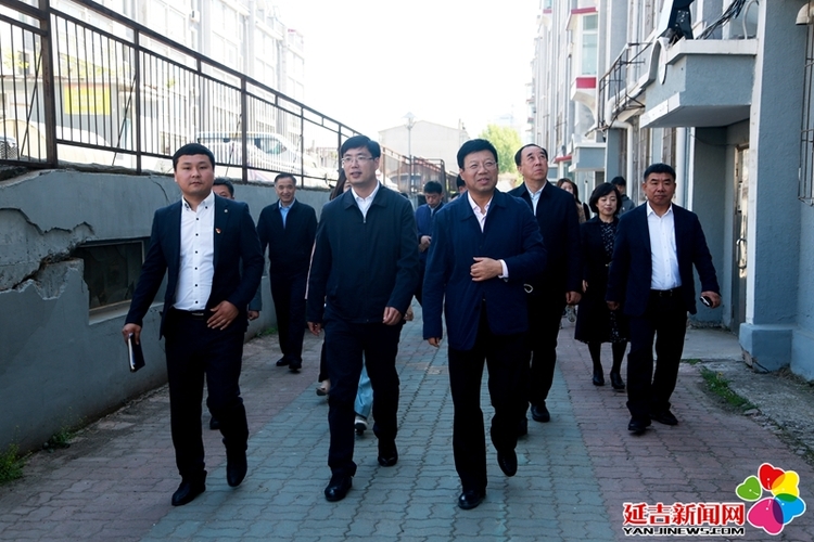 延边州政协主席韩兴海到延吉市调研社区建设和物业管理工作