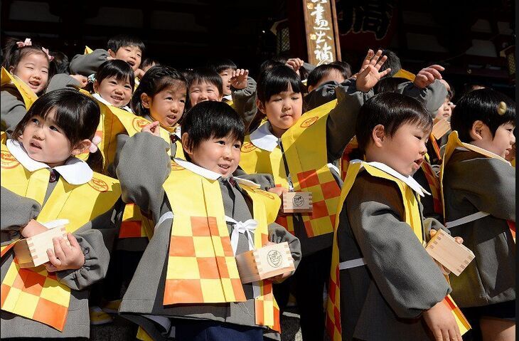 日本各地幼儿园节分组织小朋友撒豆驱"鬼"