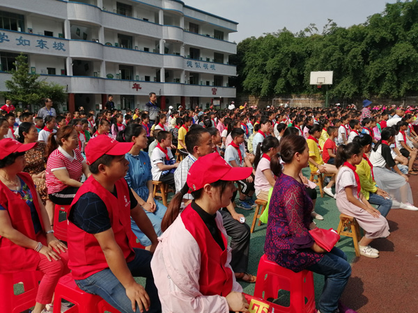 图片默认标题_fororder_志愿者参与活动