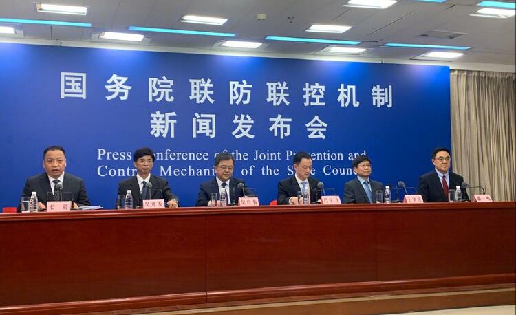 新冠疫苗可以“混打”吗?两针间隔超过8周要重打吗?疫情发布会要点速览→