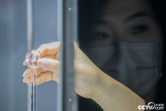 香港で15.81カラットのピンクダイヤモンド競売へ、予想価格41億円超_fororder_F-052－31
