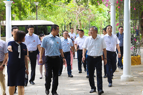 【教育频道 热点新闻】找准教育改革开放的着力点和突破口 将三亚学院做大做强 【教育频道 热点新闻】找准教育改革开放的着力点和突破口 将三亚学院做大做强