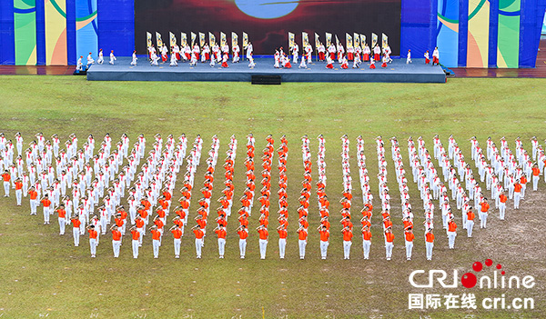 图片默认标题_fororder_开幕式上的文艺展演（摄影-廖志全）