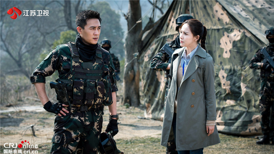 《维和步兵营》贾青变女汉子 突破自我演绎战地女记者