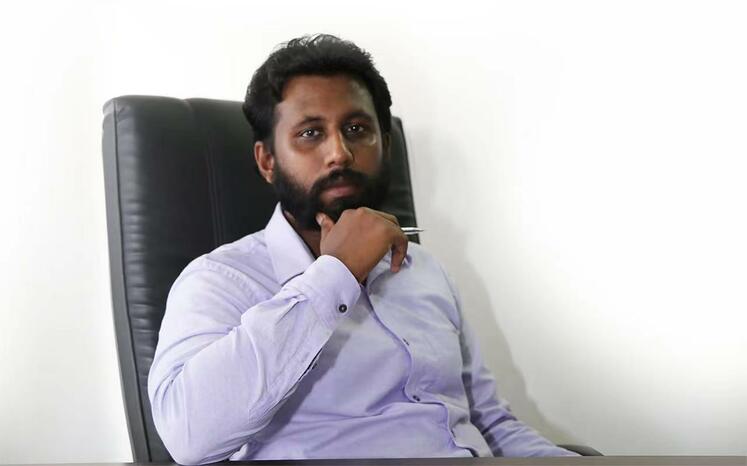 චීනය ලොව දෙවන ආර්ථික බලවතා බවට පත් වූයේ කොමියුනිස්ට් පක්ෂයේ නිවැරදි පාලන ක්‍රමවේදය නිසා බව ප්‍රසිද්ධ දේශක හා  ශාස්ත්‍රීය ලේඛක සුරෝෂන ඉරංග මහතා පවසයි_fororder_Suroshana Iranga