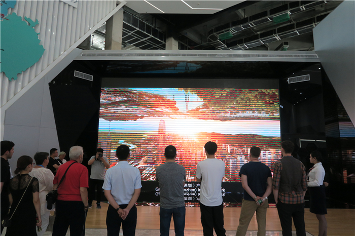 （转载）俄罗斯主流媒体代表走进广深产业园，听广安讲“春天的故事”