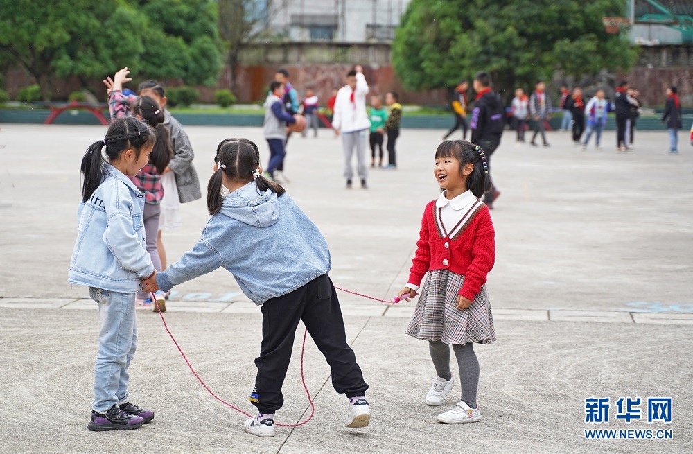 十年!阳光照进山区孩子们的心田