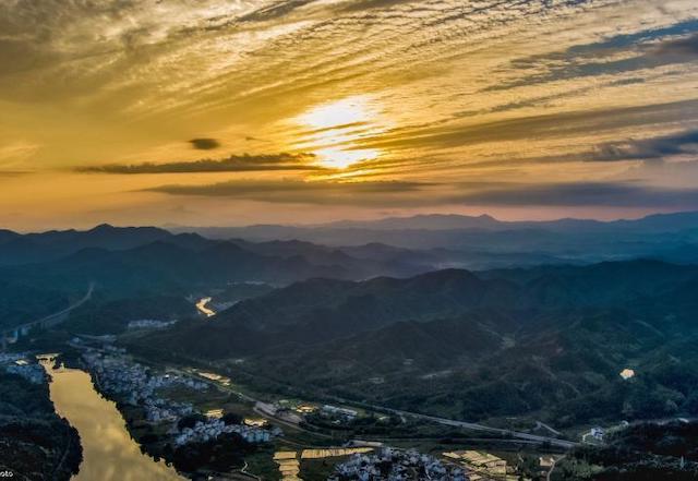 ทัศนียภาพยามตะวันรอนที่อ่าวพระจันทร์ มณฑลเจียงซี_fororder_24