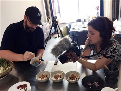 （转载）情侣拍摄中国美食纪录片 首站就“深陷”成都